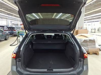 Passat Variant 1.5 eHybrid DSG BUSINESS LED+AHK+