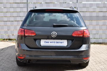 Volkswagen Golf - 10