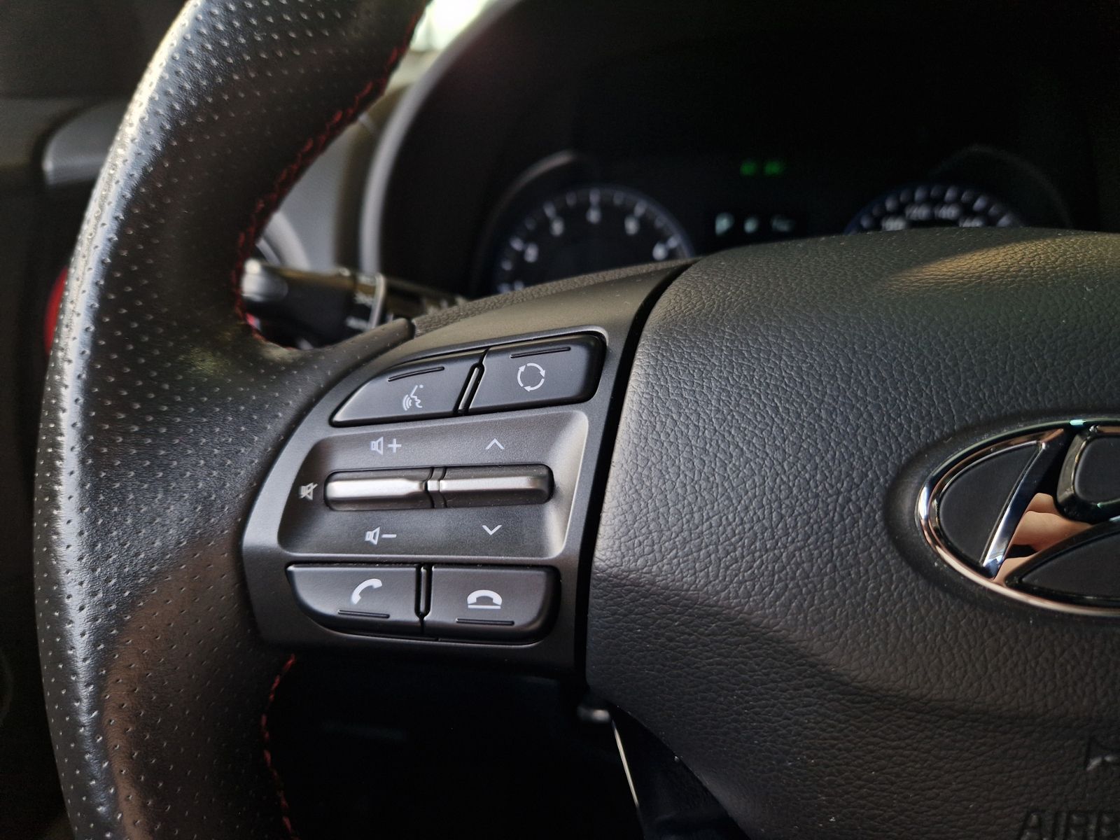 Fahrzeugabbildung Hyundai KONA Style 4WD LED NAVI ALU