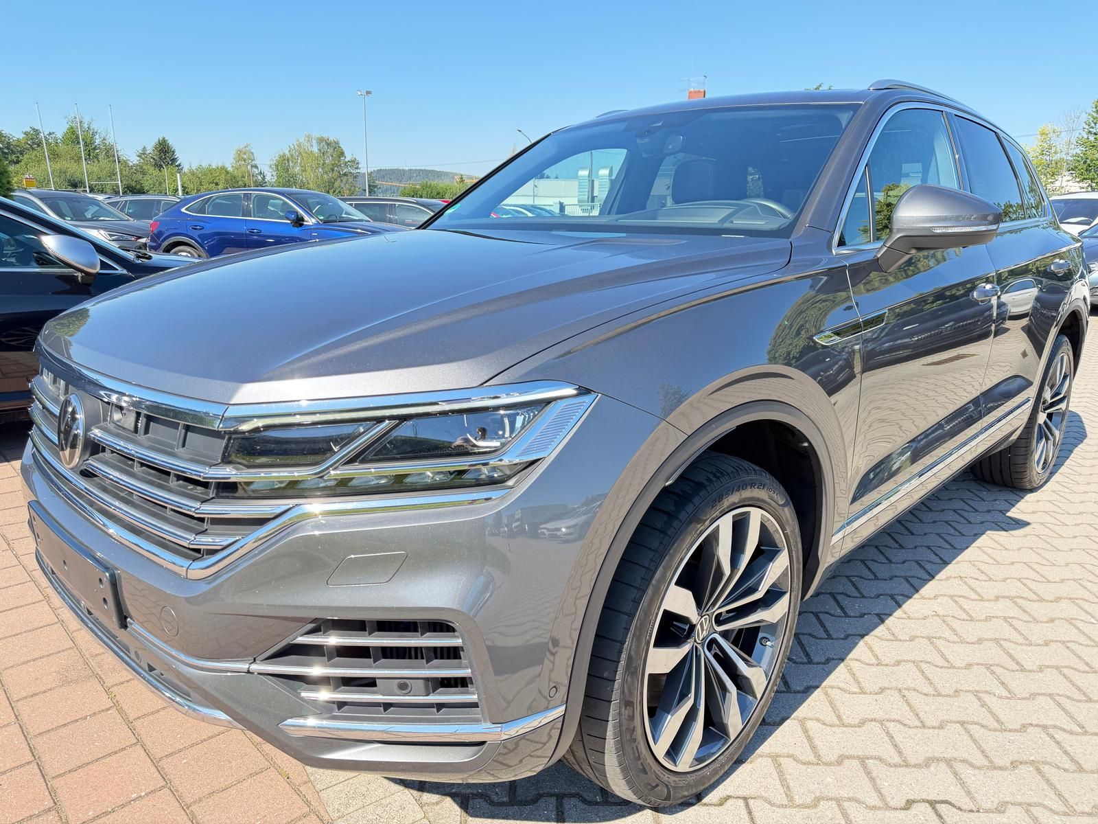 VW Touareg Elegance eHybrid IQ.Pano 360°AHK ParkAss