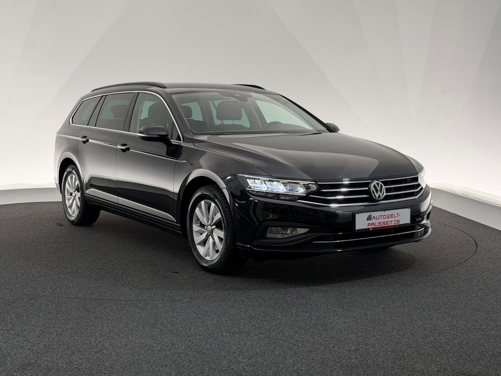 Gebrauchtwagen Volkswagen Passat Passat 2.0 TSI*BUSINESS*LED-ACC-R.KAM-MASSAGE in Horb am Neckar