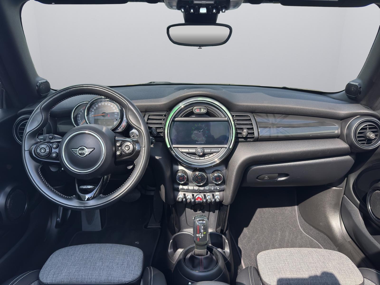MINI Cooper S Cabrio Navi Kamera LED WirelessCharging