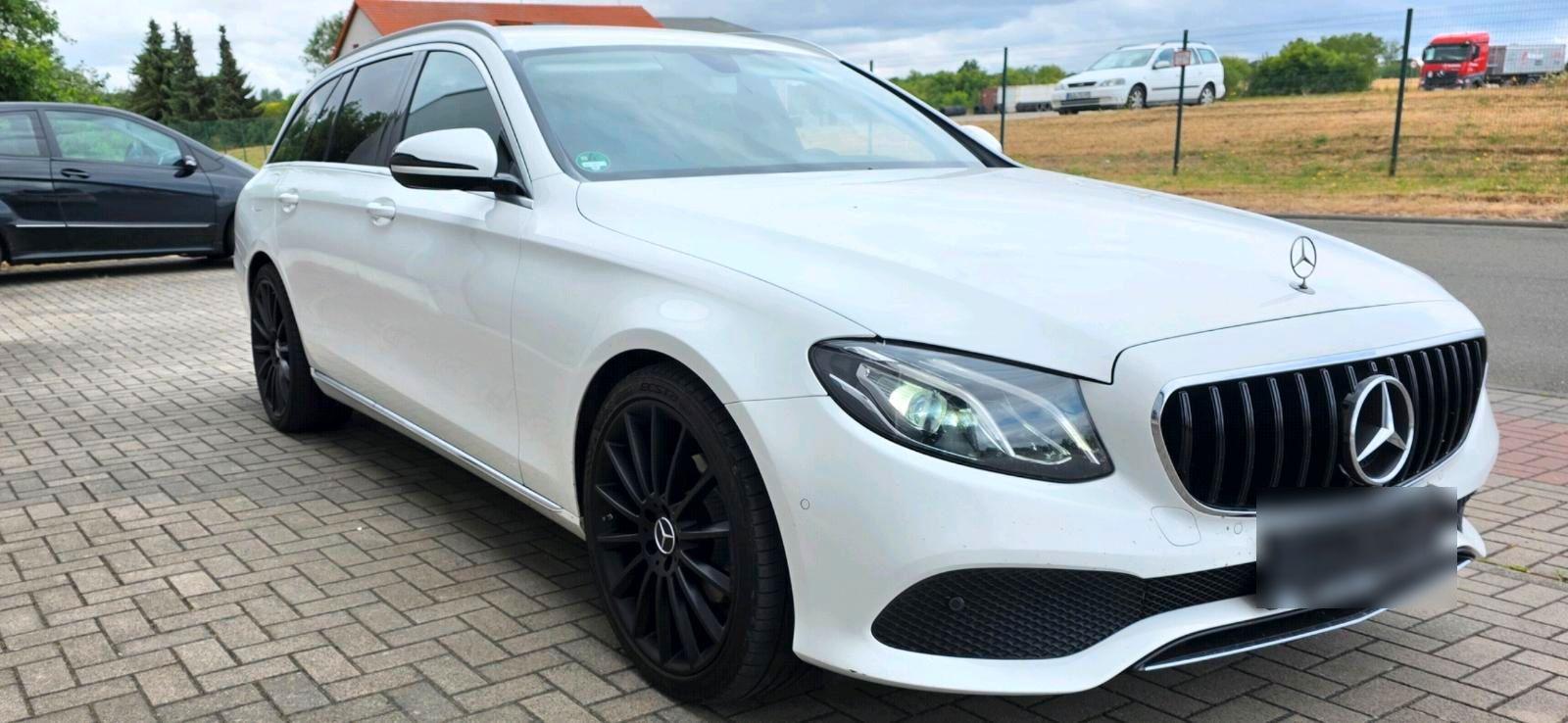 Mercedes-Benz E 220