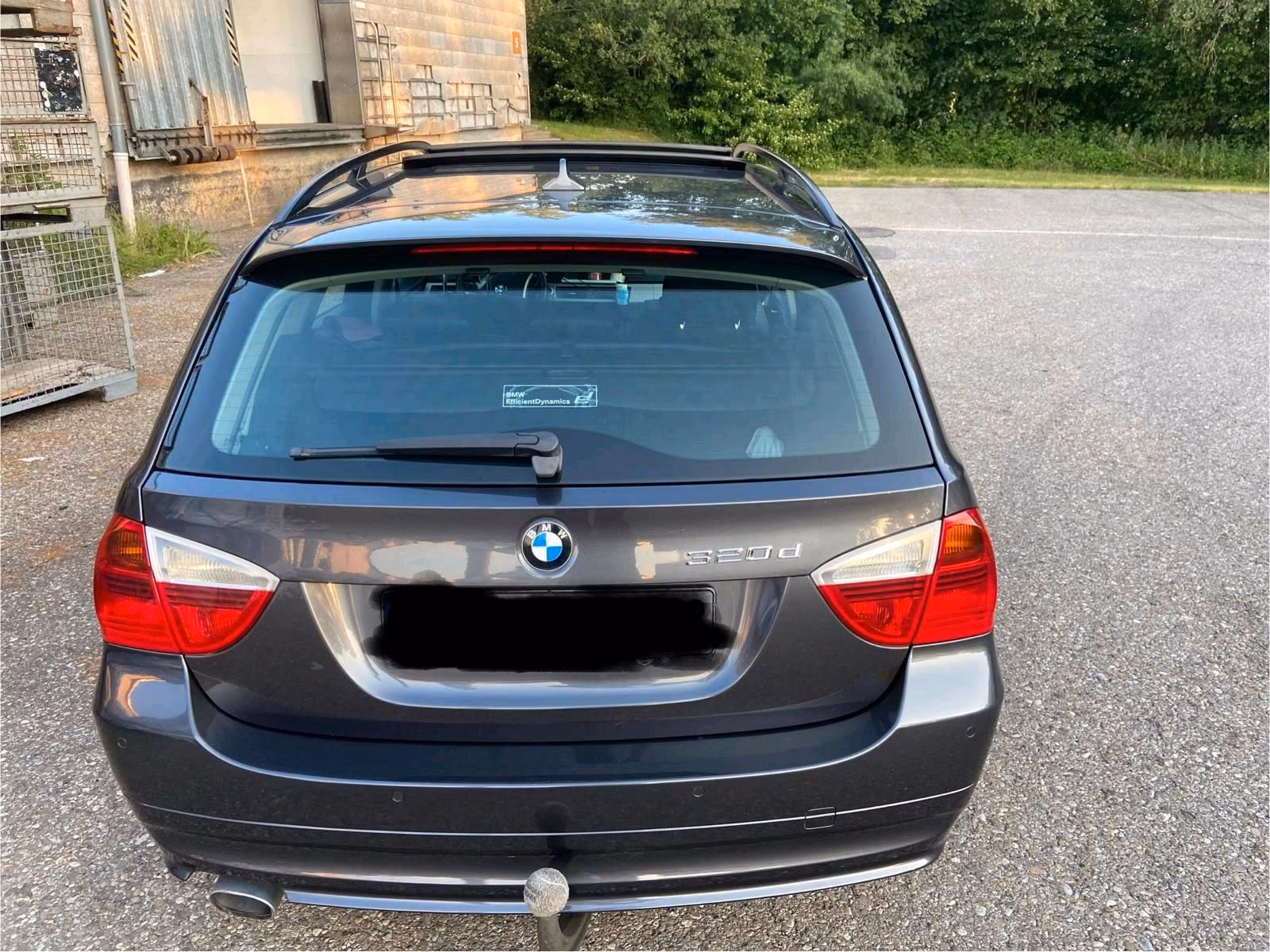 BMW 320 2008 — engine 177 HP (130kW)