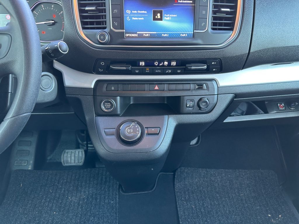 Fahrzeugabbildung Toyota Proace 2,0-l-D-4D L2 (8-Si.) Autm. Verso Shuttle
