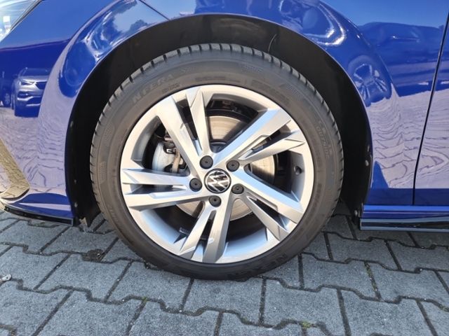 Fahrzeugabbildung Volkswagen Golf R-LINE 2,0 TSI 4MOTION DSG BLACK STYLE LED-