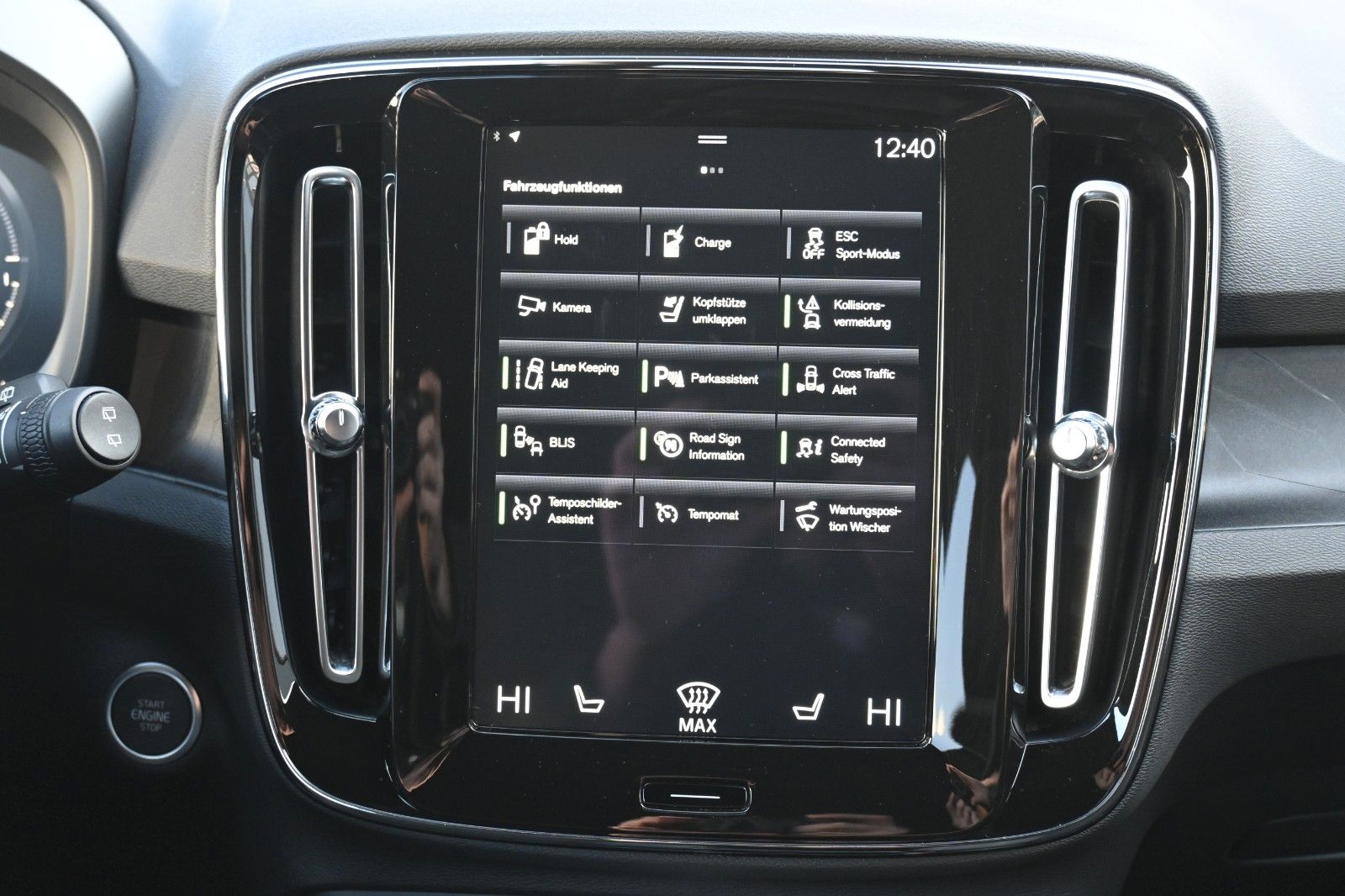 Fahrzeugabbildung Volvo XC40 T4 Recharge Plus Dark*LED*STHZ*CAM*AHK