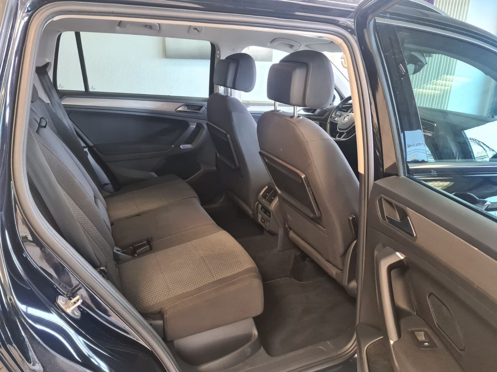Fahrzeugabbildung Volkswagen Tiguan Allspace Comfortline 4Motion / NAVI / AHK