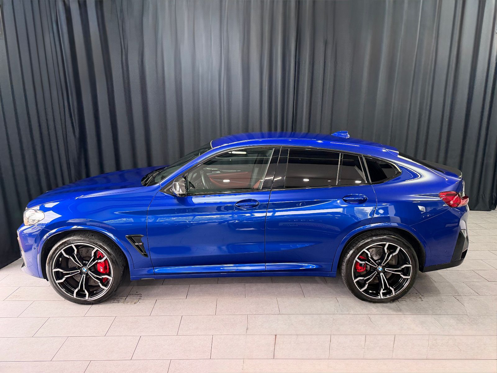 Fahrzeugabbildung BMW X4 M Competition |CARBON|H/K|LASER|HuD
