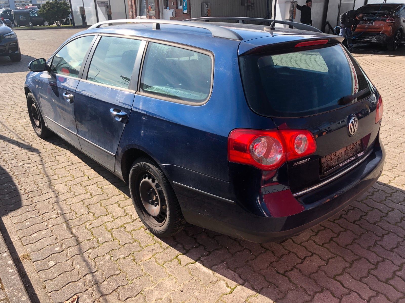 Fahrzeugabbildung Volkswagen Passat Variant Trendline Wasserschaden