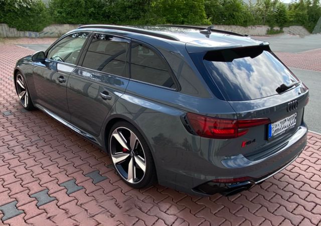 Audi RS4 2.9 TFSI - Nimbusgrau/Dynamik/B&O/Carbon