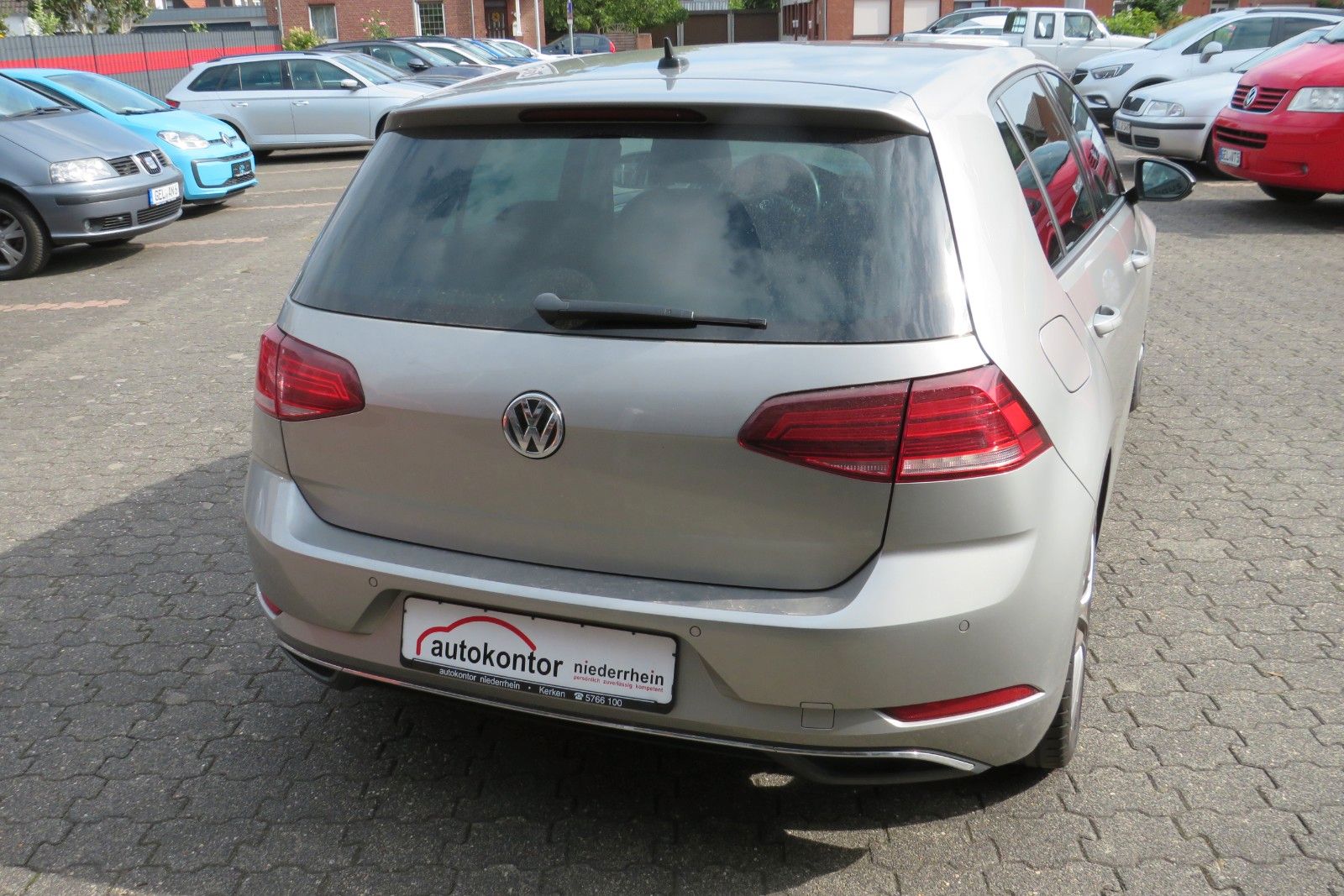Fahrzeugabbildung Volkswagen Golf TDI IQ.DRIVE ACC NAVI AHK LED SPORTPAKET