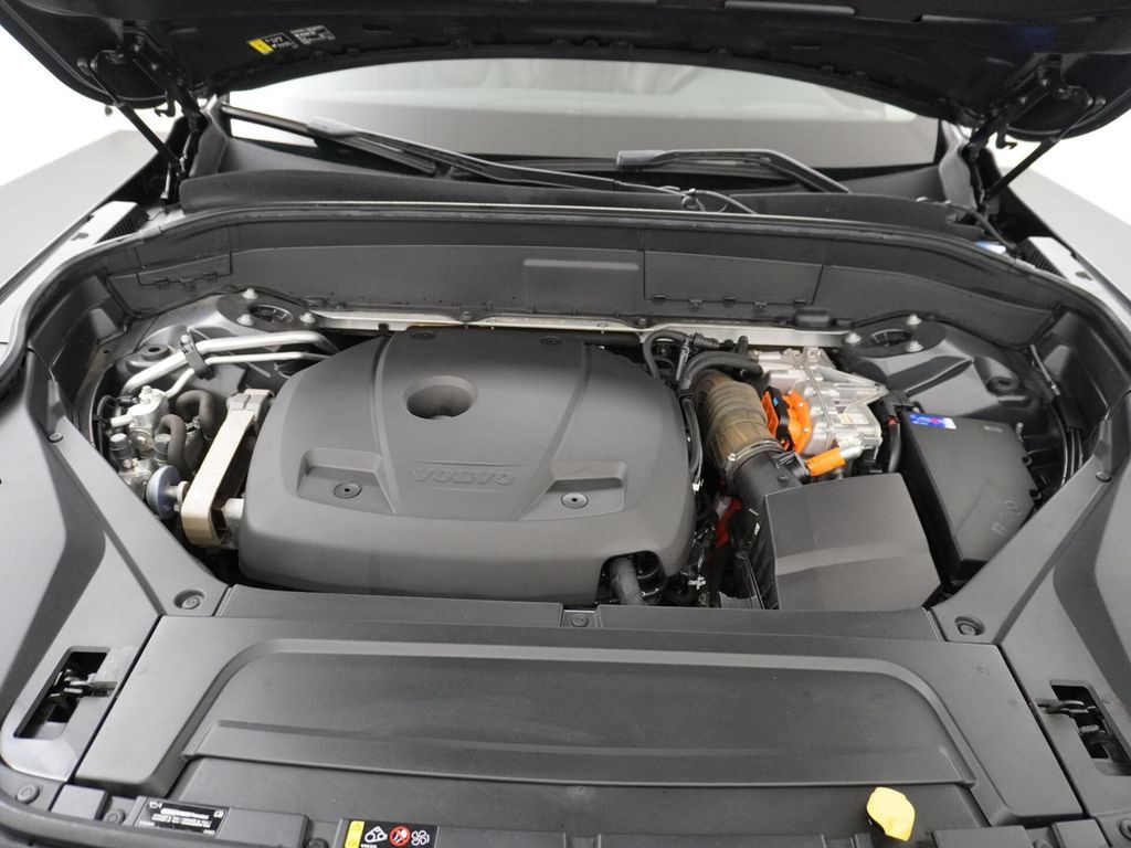 Volvo XC90 2.0 T8 Twin motor AWD Momentum panorama dac