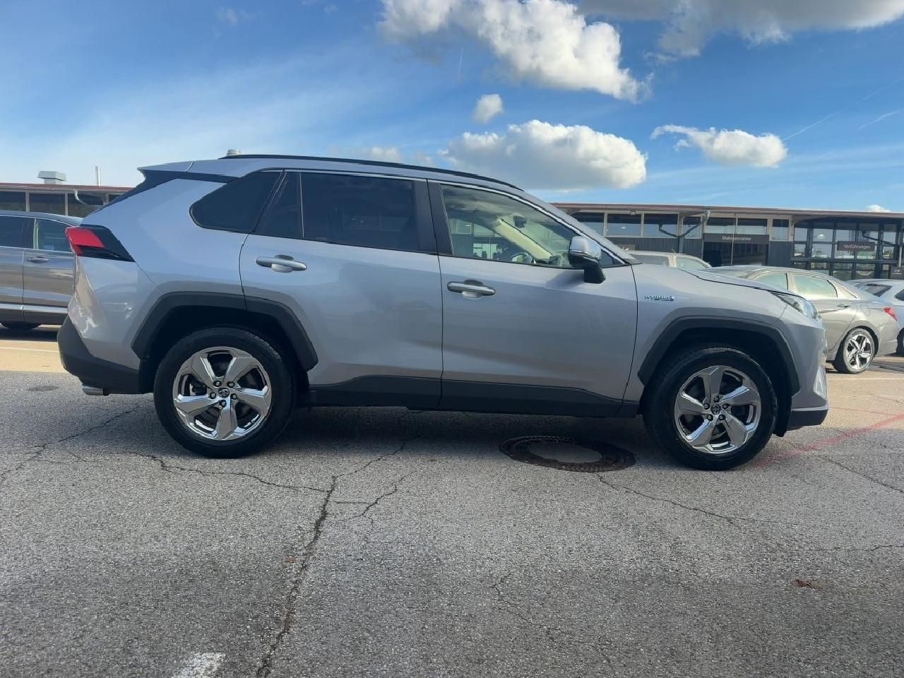 Fahrzeugabbildung Toyota RAV4 2,5 Hybrid 4x4 Club* Technik-Paket*RFK+SHZ*