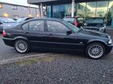 BMW 320 Baureihe 3 Lim. 320i Leder ALU M Sport - BMW 3er Reihe Gebrauchtwagen in Bremen