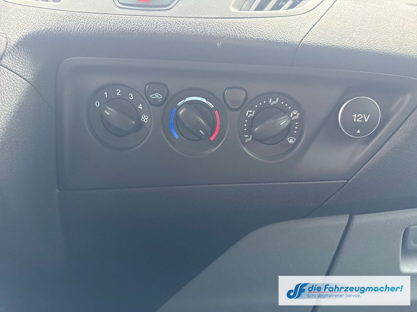 Fahrzeugabbildung Ford Transit Custom Tourneo 300 L1 *2208