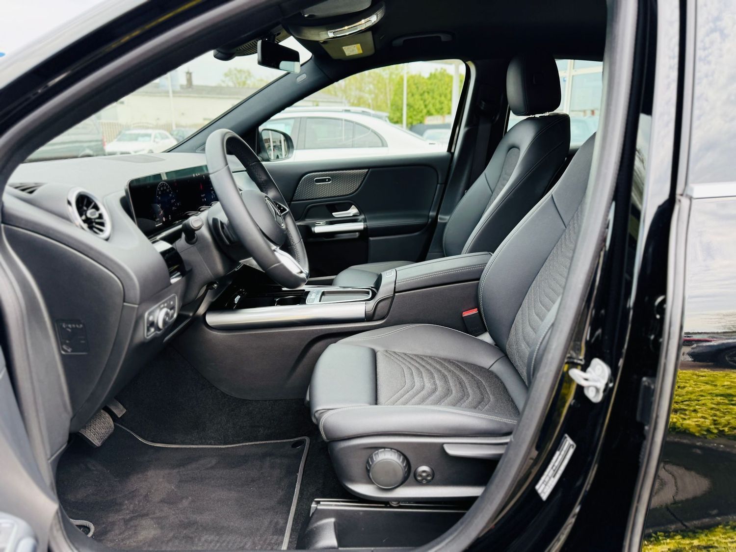 Fahrzeugabbildung Mercedes-Benz GLA 200 d PROGRESSIVE, AHK schw., LED, RFK, PTS,