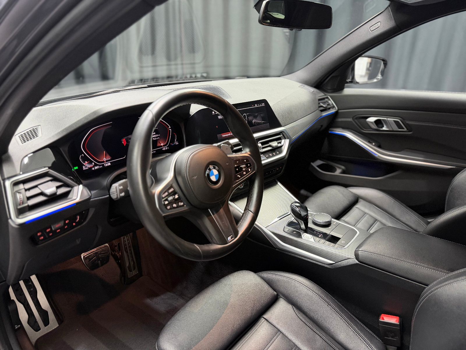 Fahrzeugabbildung BMW 320d Touring xDrive M Sport|HIFI|HuD|LEDER|KAMER