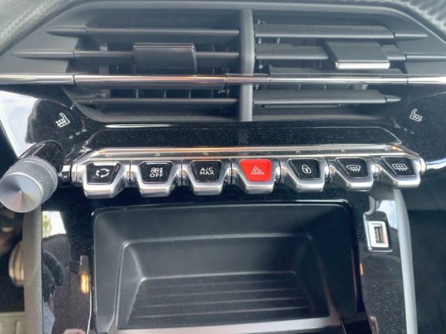 Foto Nummer 16: PEUGEOT 208