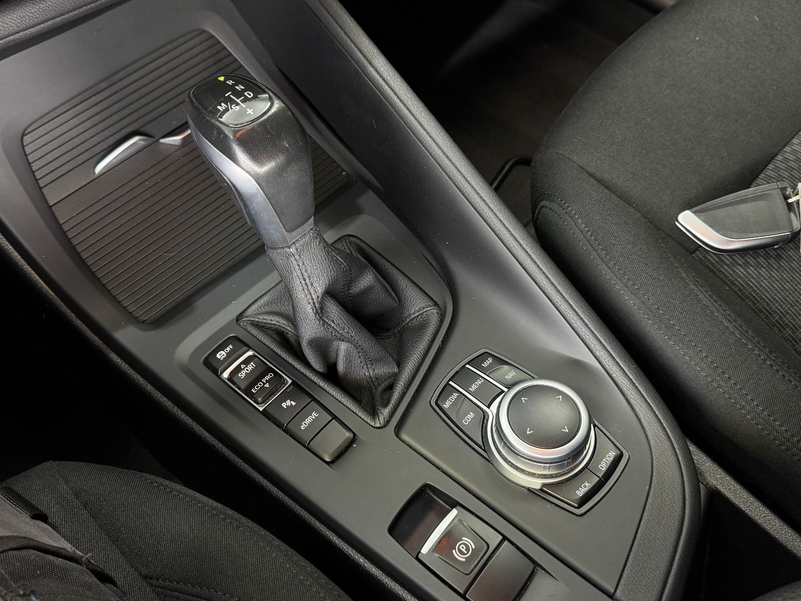 Fahrzeugabbildung BMW X1 xDrive 25e Advantage |AHK|PANO|AUTOMATIK|LED
