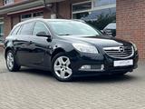Opel Insignia A Sports Tourer Design Edition/Navi/AHK - Opel Insignia aus 2011: Sports Tourer