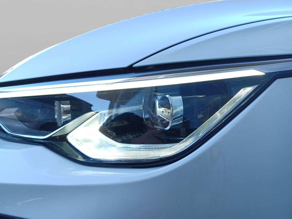 Fahrzeugabbildung Volkswagen Golf 1.5 TSI R-Line Navi, ACC, LED Plus, SWA