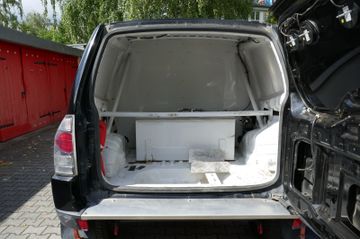 Fahrzeugabbildung Mitsubishi Pajero 3.2 DI-D Rallyeumbau mit Überrollkäfig
