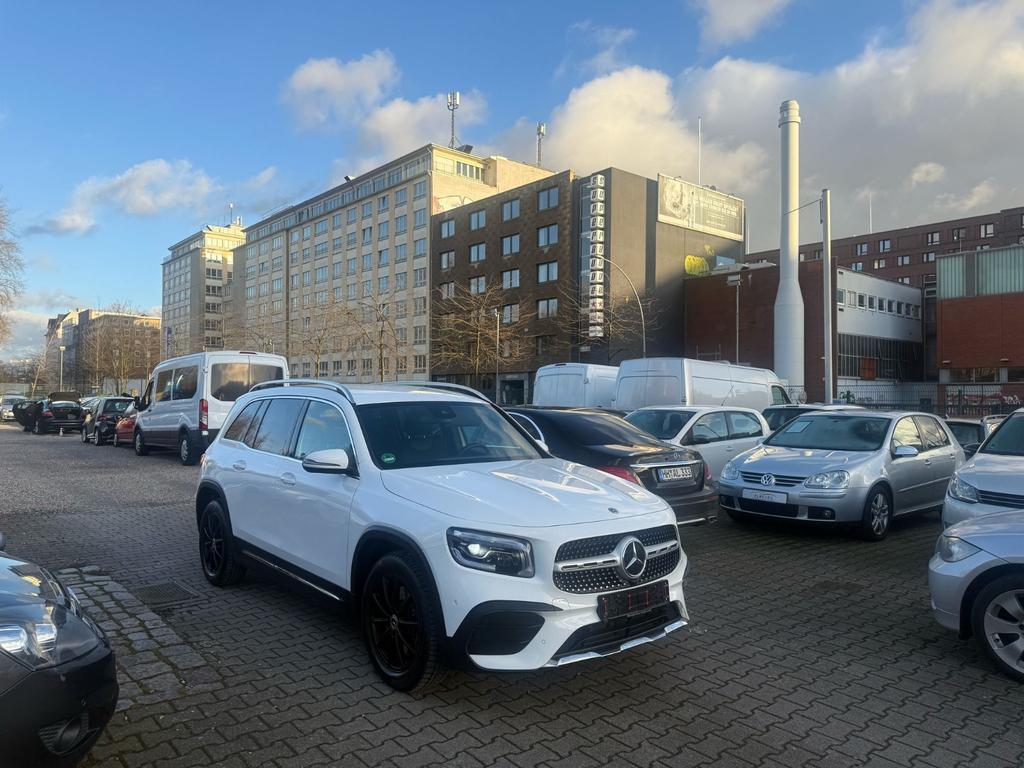 Mercedes-Benz GLB 220