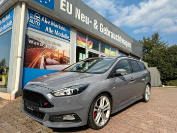 Fotografie Ford Focus Turnier ST *RECARO*