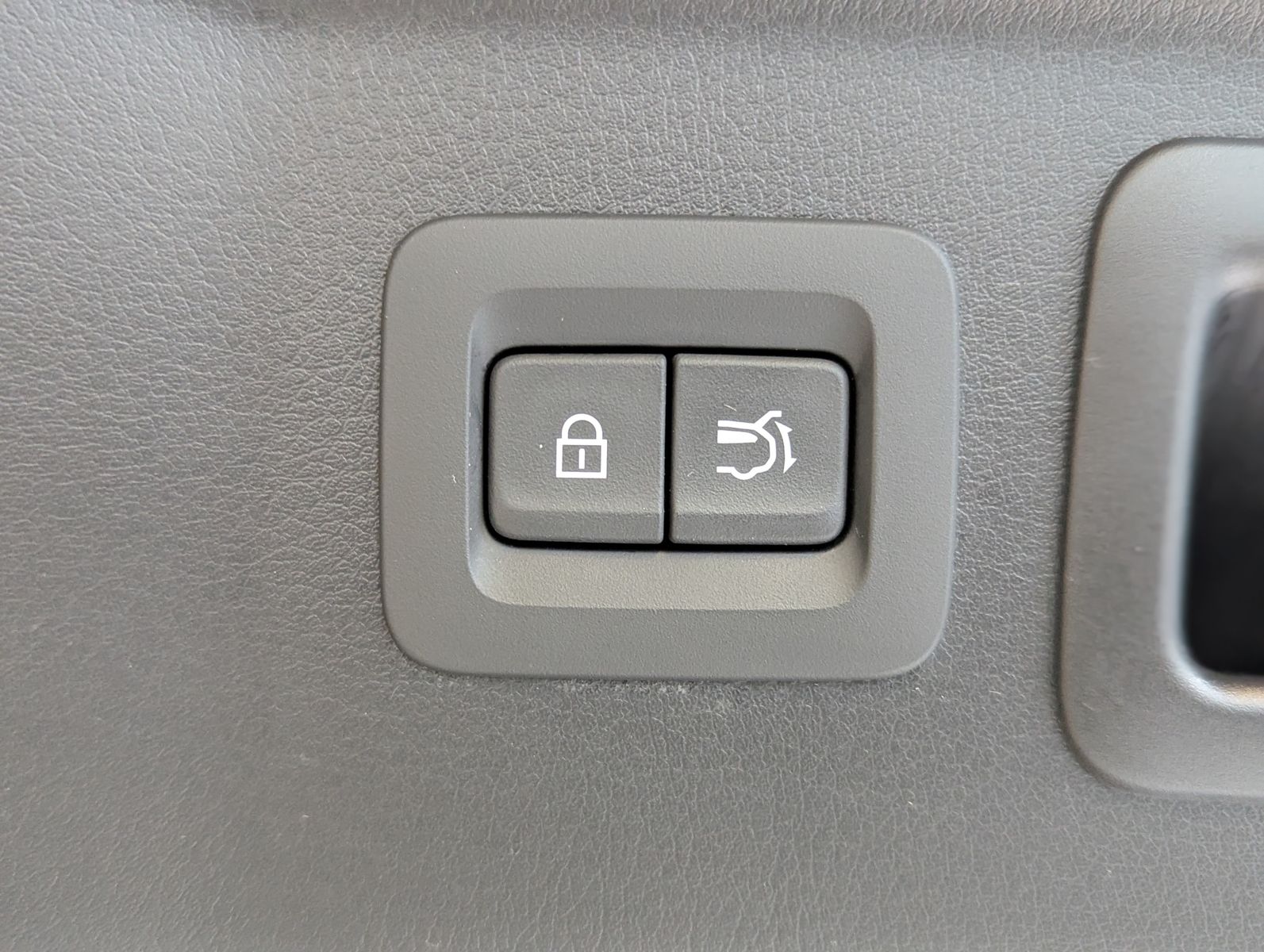 MAZDA CX-80 3.3L E-SKYACTIV D 254 HOMURA+ 7-Sitze Pano - Image 21