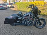 Harley-Davidson CVO Street Glide - Motorräder in Solingen