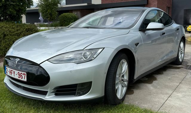TESLA Model S 70 - FREE SUPERCHARGING - NEW BATTERY 