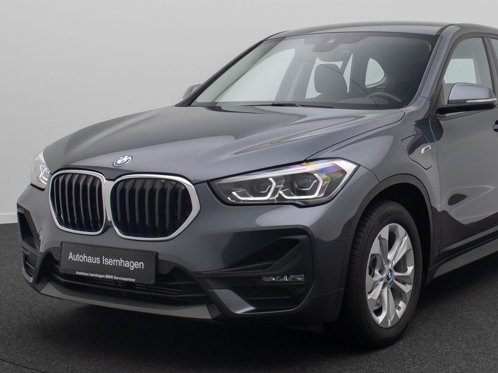 Fahrzeugabbildung BMW X1 xD25e ParkAssist DAB GeschwindigReg Navi LED