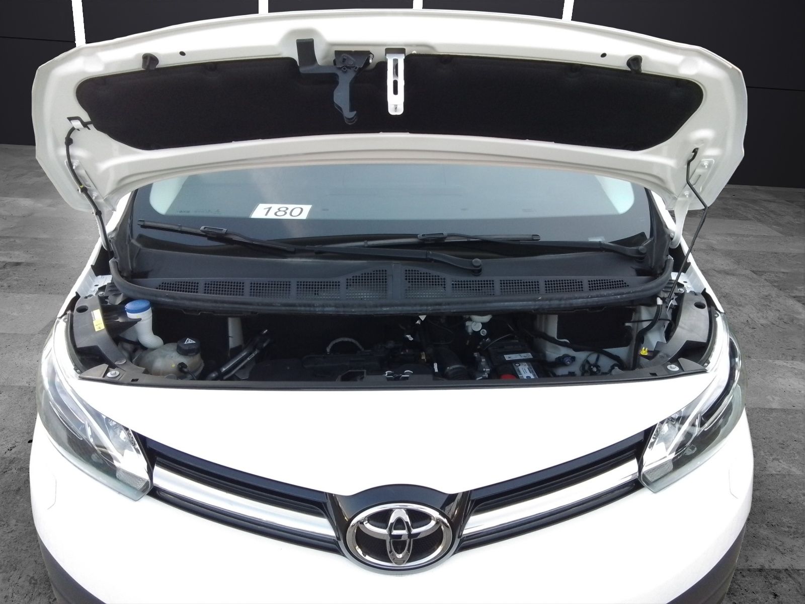 Fahrzeugabbildung Toyota Proace L2 Kasten Comfort Kamera Navi Klima