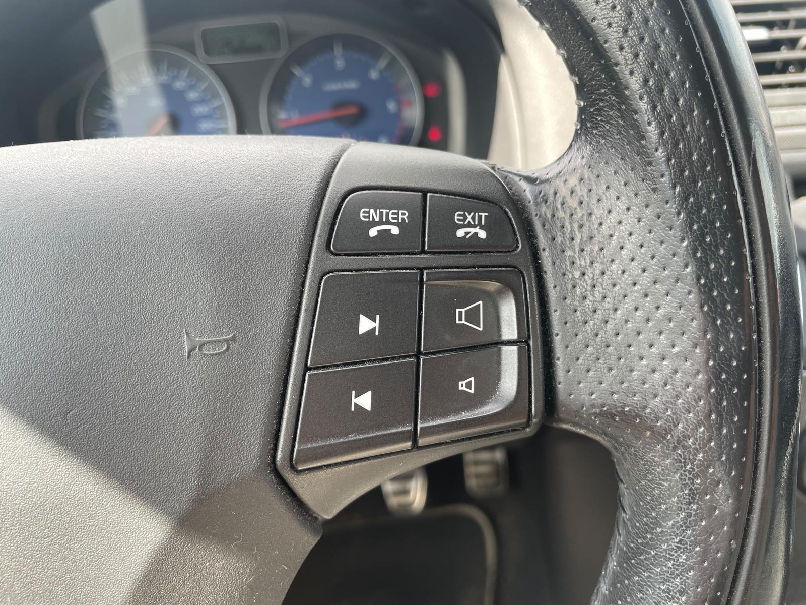 Volvo V50 1.6 D R-Design Xenon Vollleder 