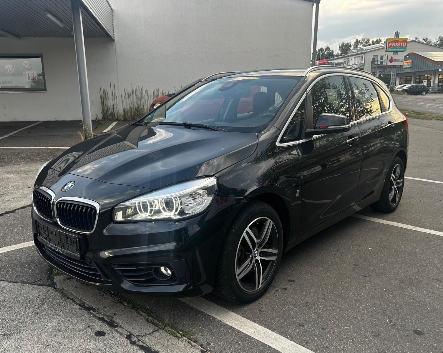 BMW 225 Active Tourer xe Sport Line LED/NAVI/Kamera