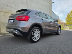 MERCEDES-BENZ GLA 200 1,6 Benzin Navi Automatik 80Tkm TÜV01/28