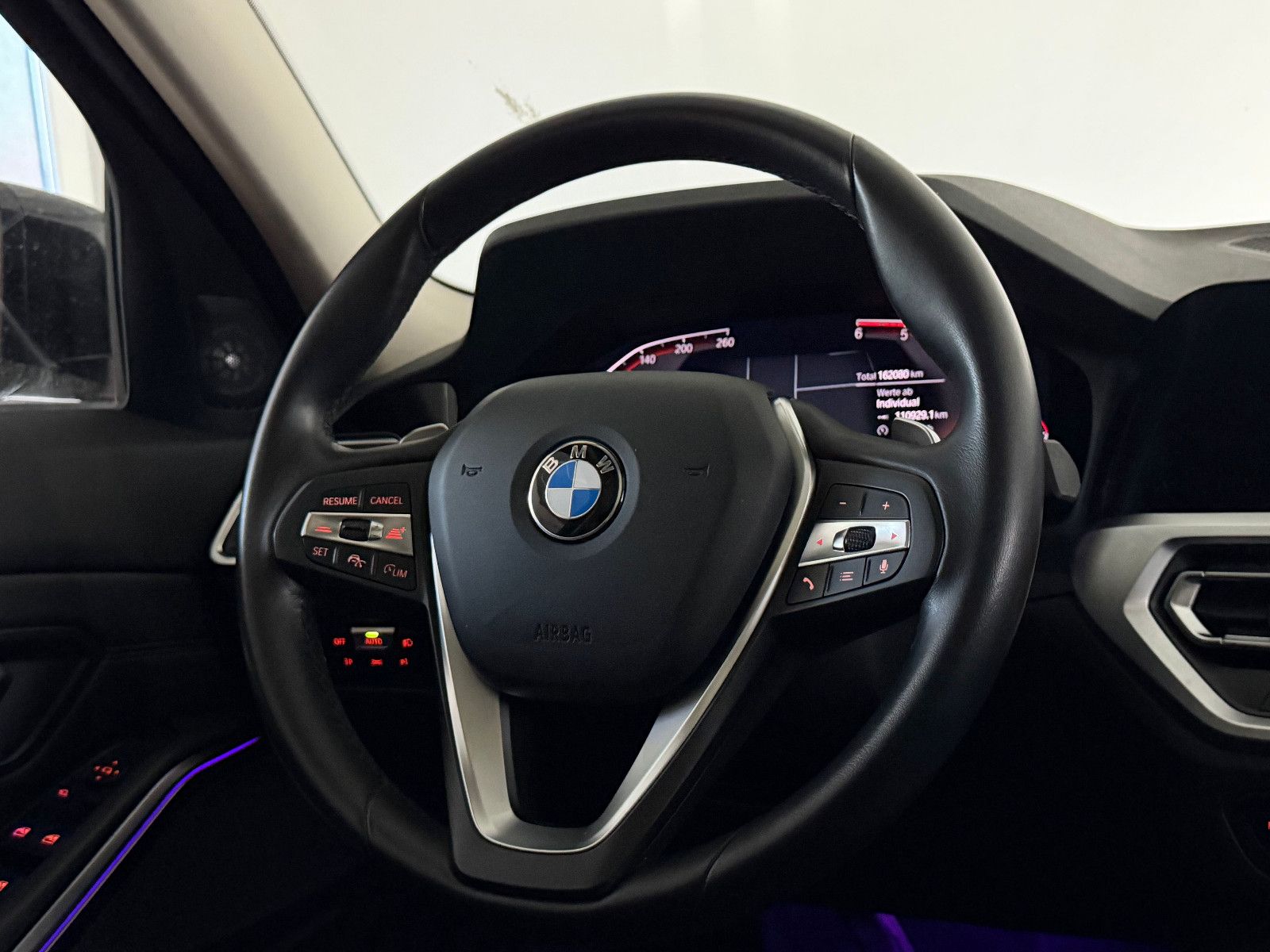 Fahrzeugabbildung BMW 320 d Lim. Sport Line/LED/LIVE COCKPIT/H&K/HuD