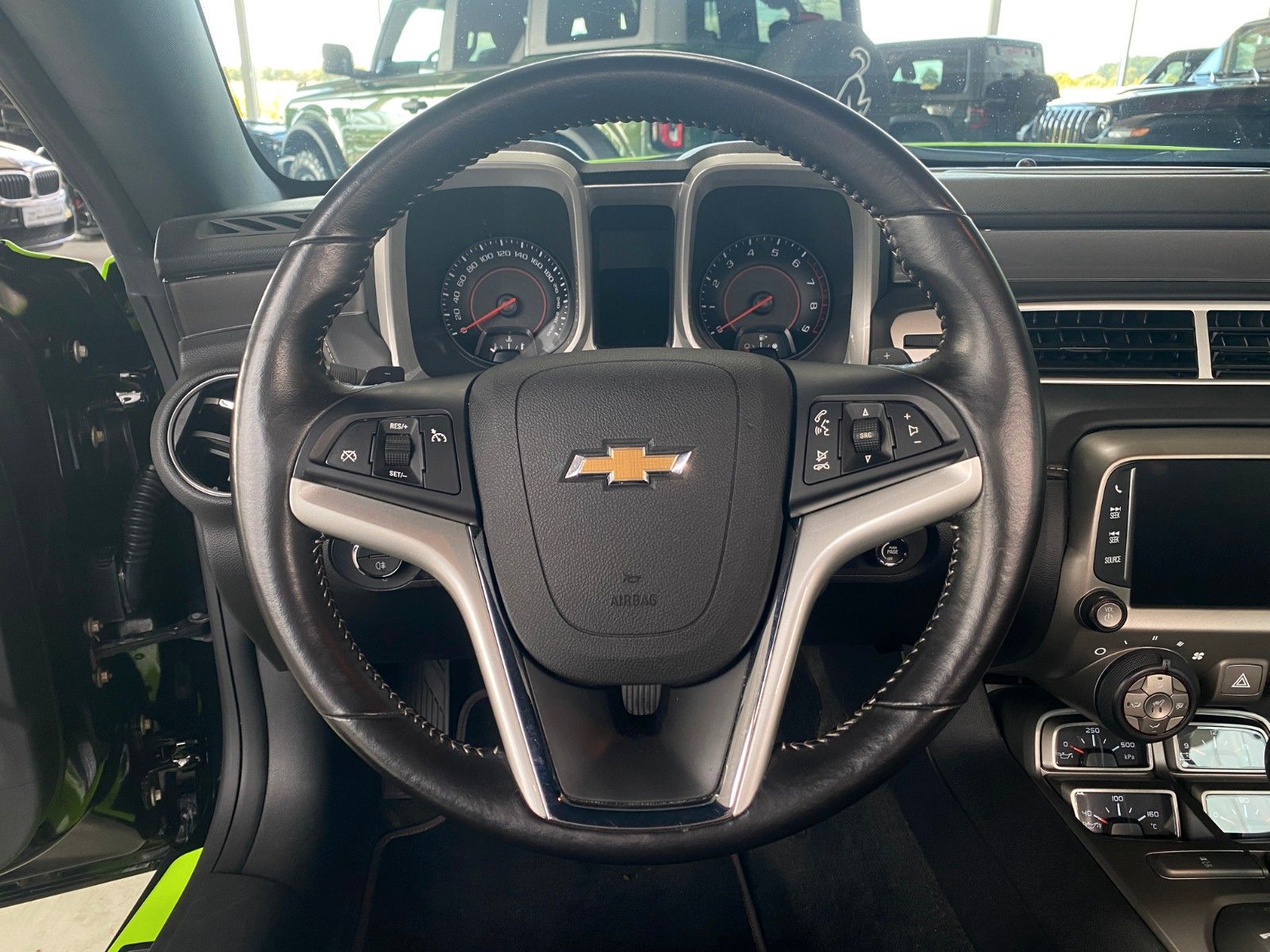 Fahrzeugabbildung Chevrolet Camaro 6.2 V8 Coupe Autom. "Xenon Kamera Leder"