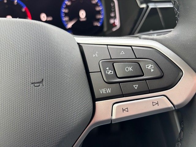 Fahrzeugabbildung Volkswagen Touran 1.5TSI DSG Highline 7-Sitz+STDHZ+AHK+PANO
