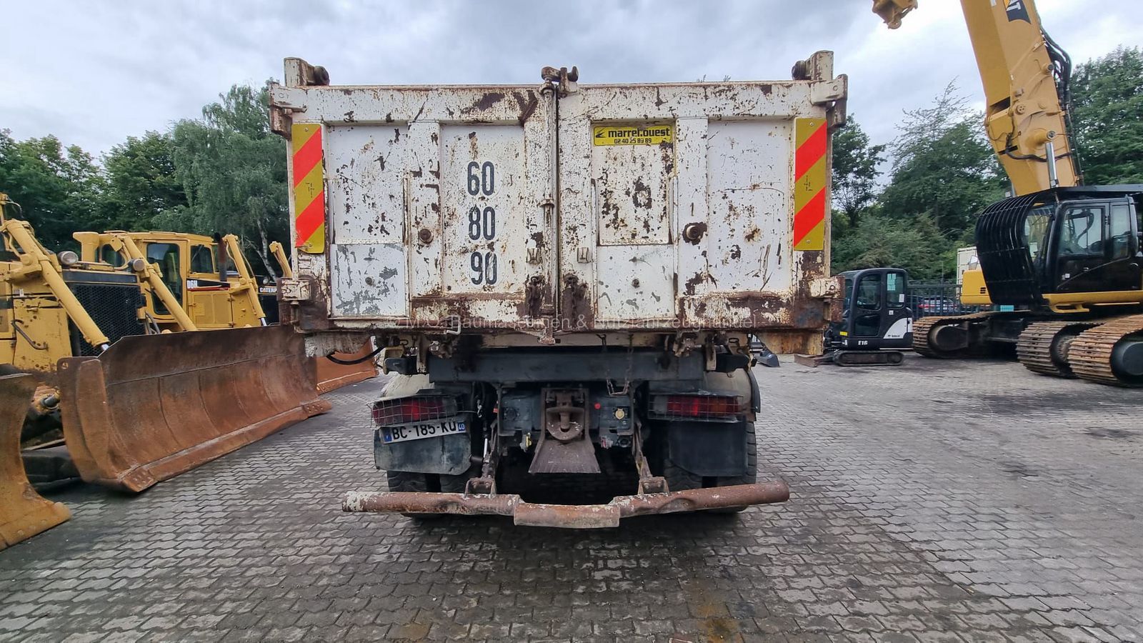 Fahrzeugabbildung Scania 114c 340 / AC / 6x4 / Bordmatik /