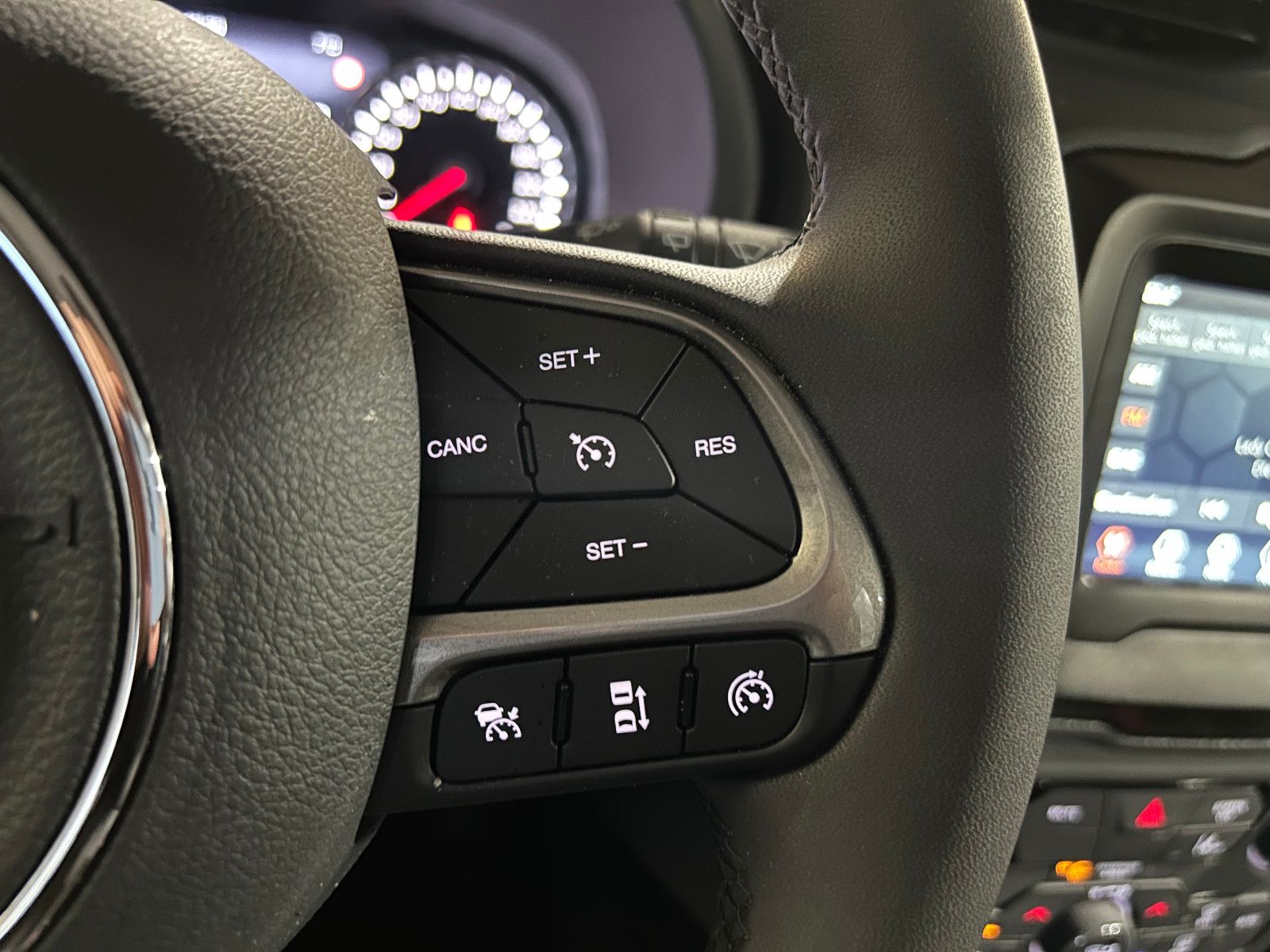 Fahrzeugabbildung Jeep Renegade Longitude Mild-Hybrid FWD/ACC/KAMERA/