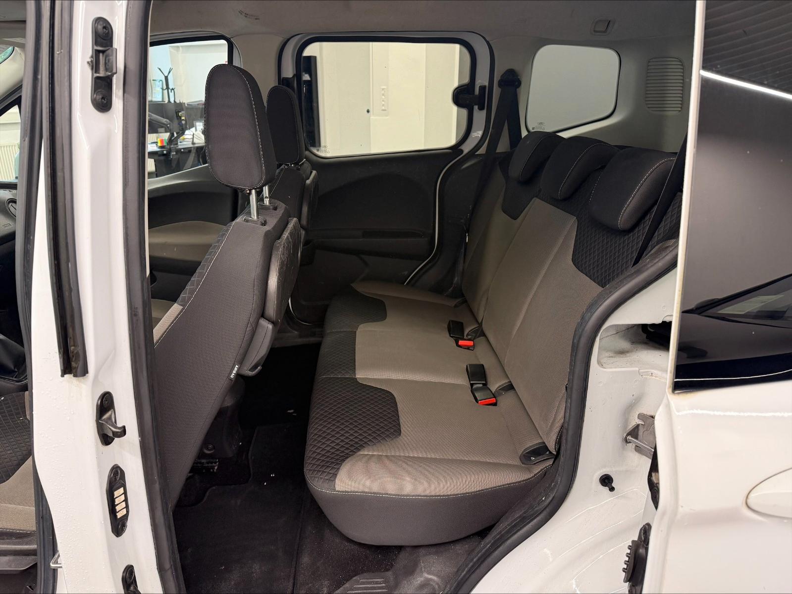 Ford  2015 — photo 10