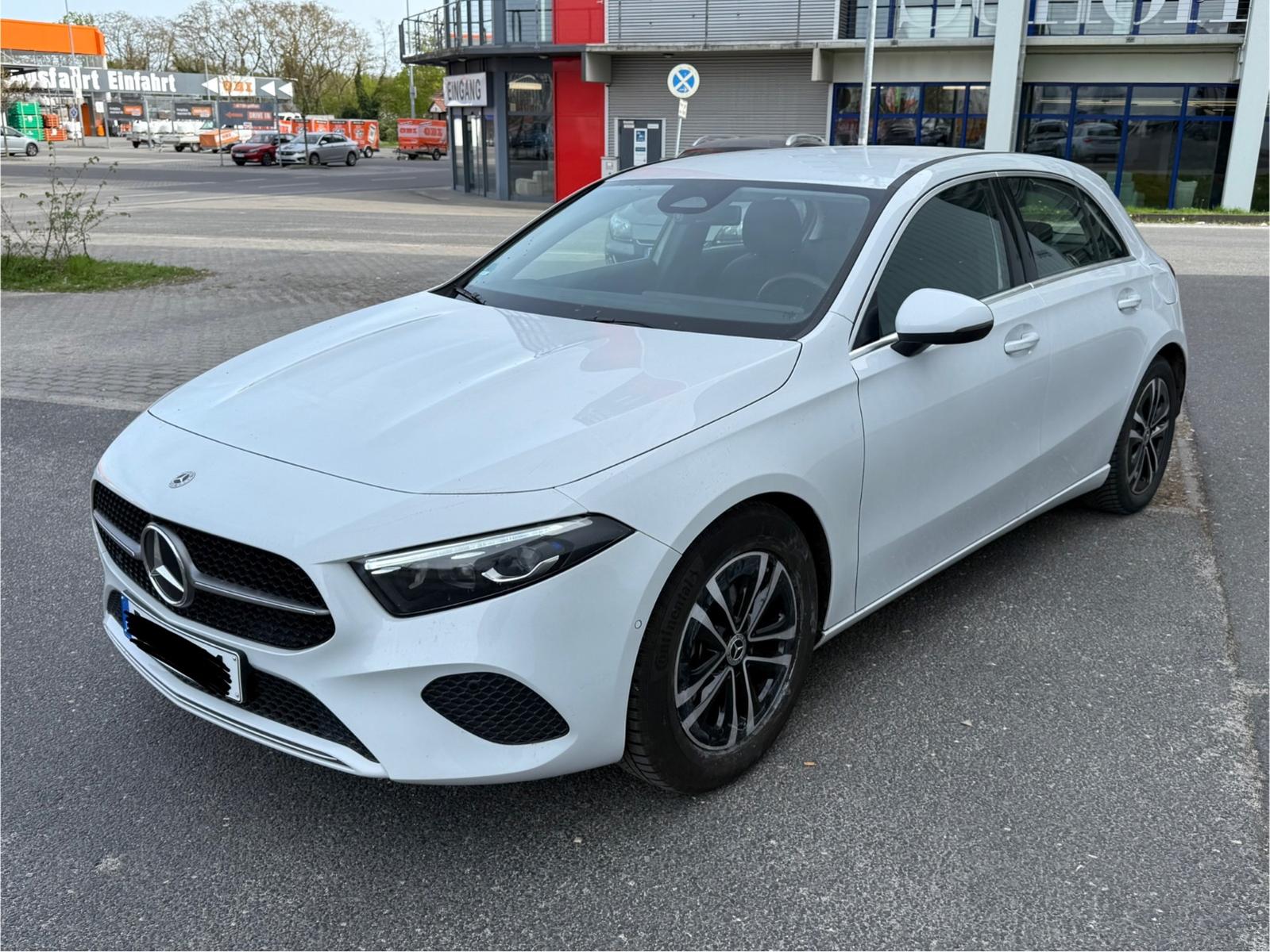 Mercedes-Benz A 200 DCT  Teilleder Navi Kamera Sitzheizung