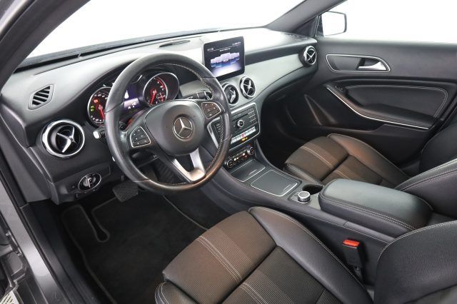 MERCEDES-BENZ MERCEDES-BENZ CLA sse GLA GLA 220 CDI/d Automati