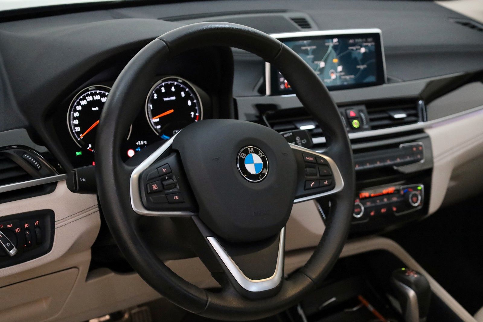 Fahrzeugabbildung BMW X1 xDrive 25 e Sport Line,Leder,Navi,LED,SH, +WR