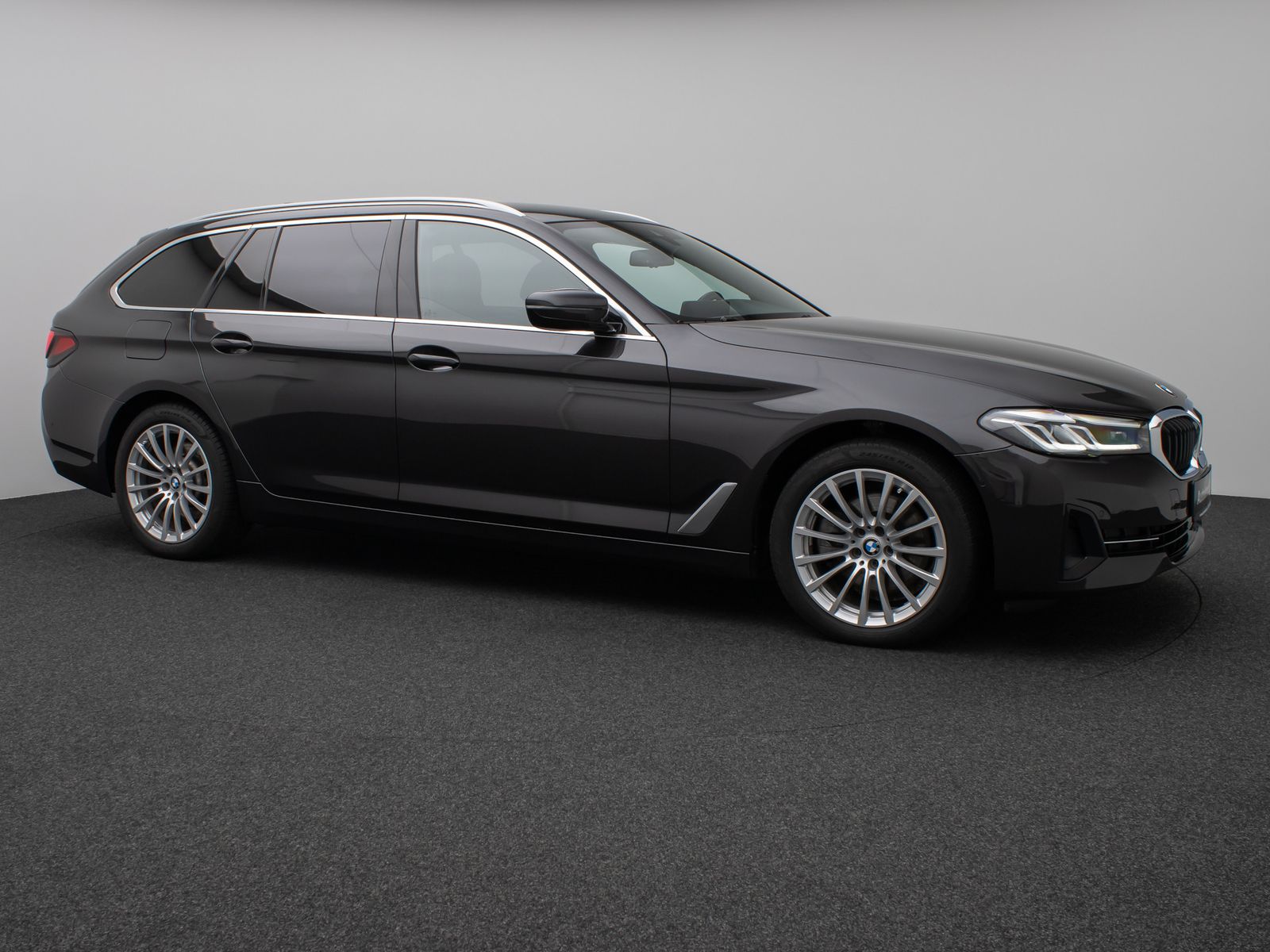 Fahrzeugabbildung BMW 520d Kamera DAB 4xKlima Leder M Sport AHK Alarm