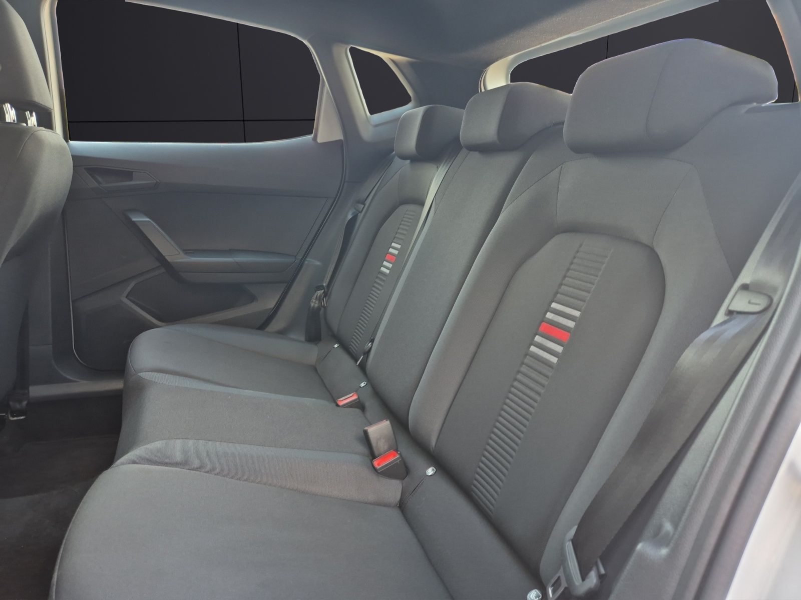 Fahrzeugabbildung SEAT Ibiza TSI FR-Line Beats LED Navi AID ACC RFK SH