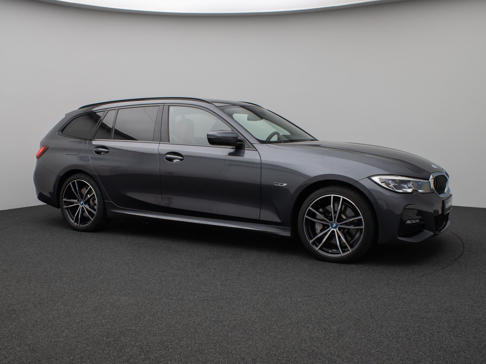 Fahrzeugabbildung BMW 330e  M Sport Kamera Laser HUD DAB HiFi Komfort