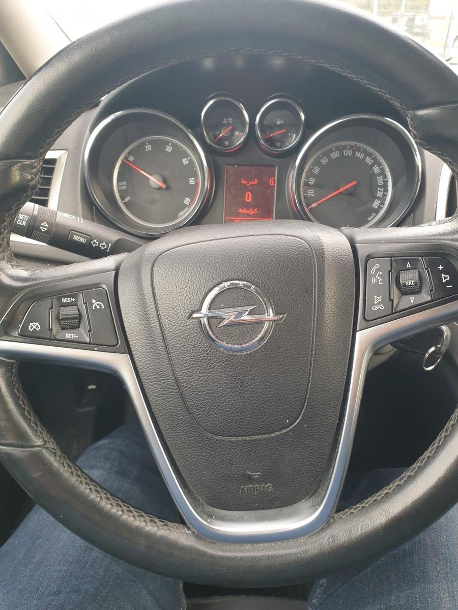 Opel Astra 2012 — photo 7